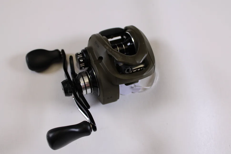 Savage Gear SG8 BC 100 6.6:1 RH - Used Casting Reel - Excellent Condit